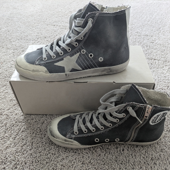 Black High-Top Sneakers with Star Design - Picture 1 of 10